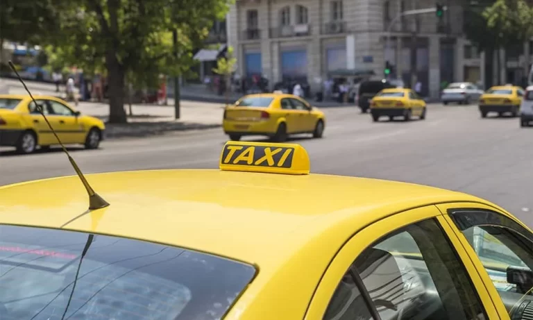 Autonomous Taxis: Are Drivers Becoming Obsolete?